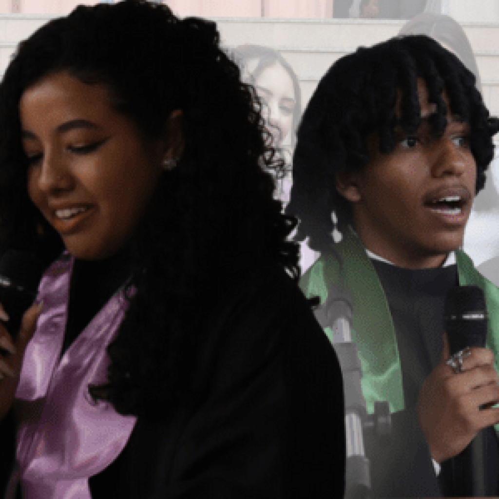 Imagem com os representantes das turmas na formatura